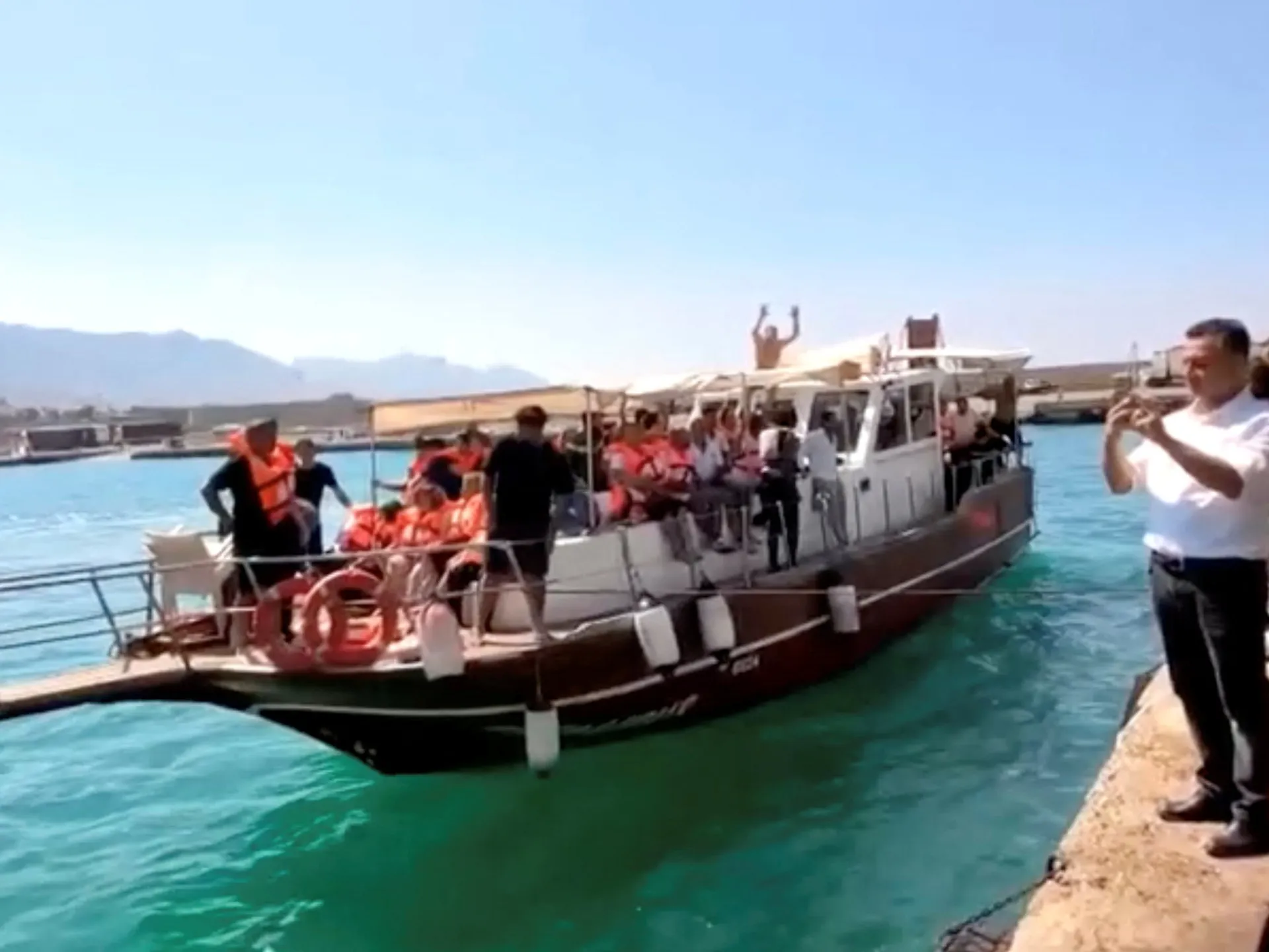 Kıbrıs Açıklarında 260 Kişilik Deniz Otobüsü Alabora Oldu
