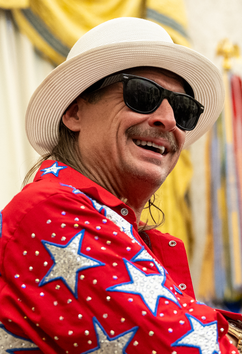 Kid Rock: Trump'la gece geç saatlerde içki arkadaşlarıma hava atmak için konuşuyorum