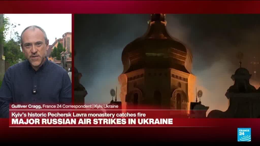 Kiev'deki tarihi manastır: Rus saldırısı kasıtlı olabilir