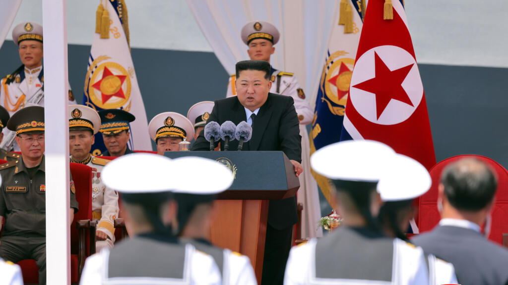 Kim Jong Un'dan 5 bin tonluk muhrip: Nükleer deniz gücü vurgusu