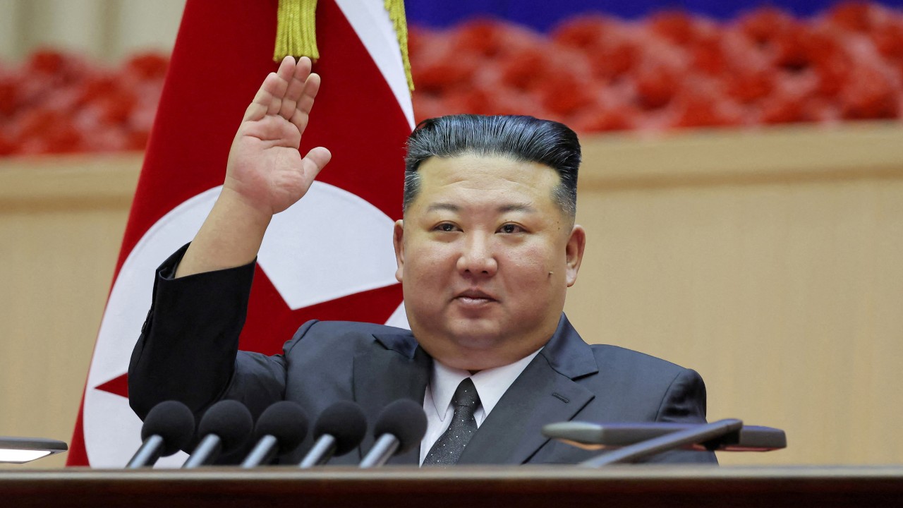 Kim Jong-un'dan orduya 'dünyanın en güçlü silahlı kuvvetleri' talimatı