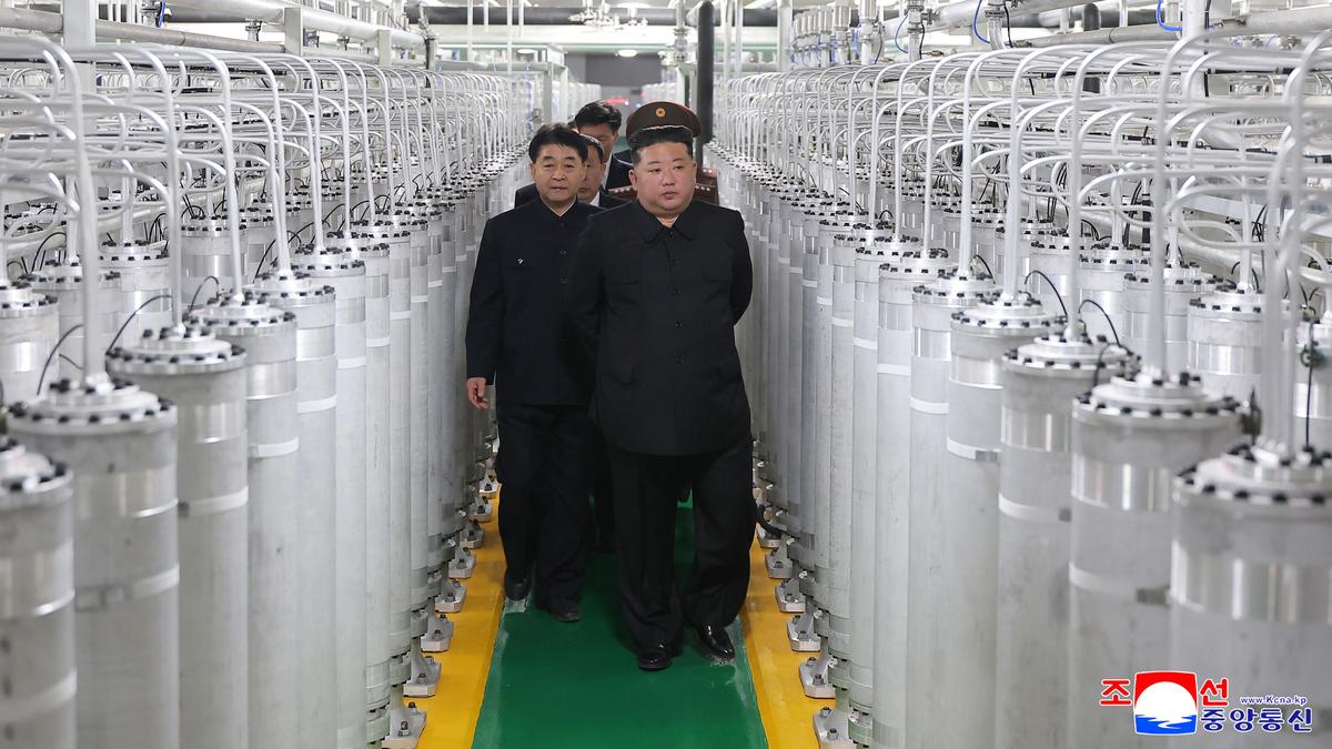 Kim Jong Un nükleer gücü 'katlanarak' artıracak