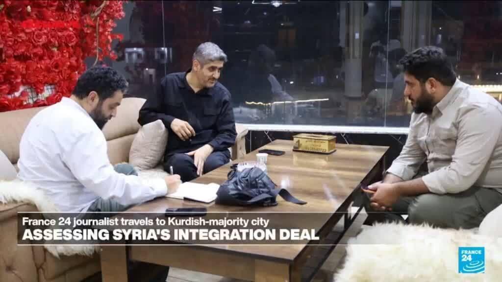 Kobani'de entegrasyon süreci: Kürt ve Suriye güçleri birleşiyor
