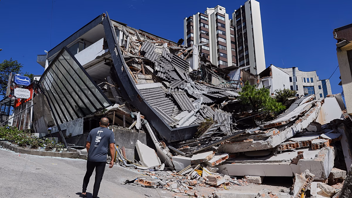 Kolombiya'da 7.4 Büyüklüğünde Deprem: Manizales'te Ölü ve Yaralılar Var