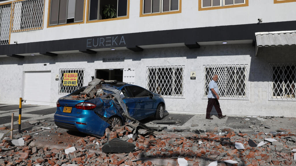 Kolombiya'da 7.4 Büyüklüğünde Deprem: 'Büyük Hasar