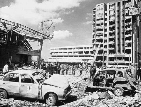 Kolombiya'da yeni sağ hükümetin ilk gününde bombalı saldırılar