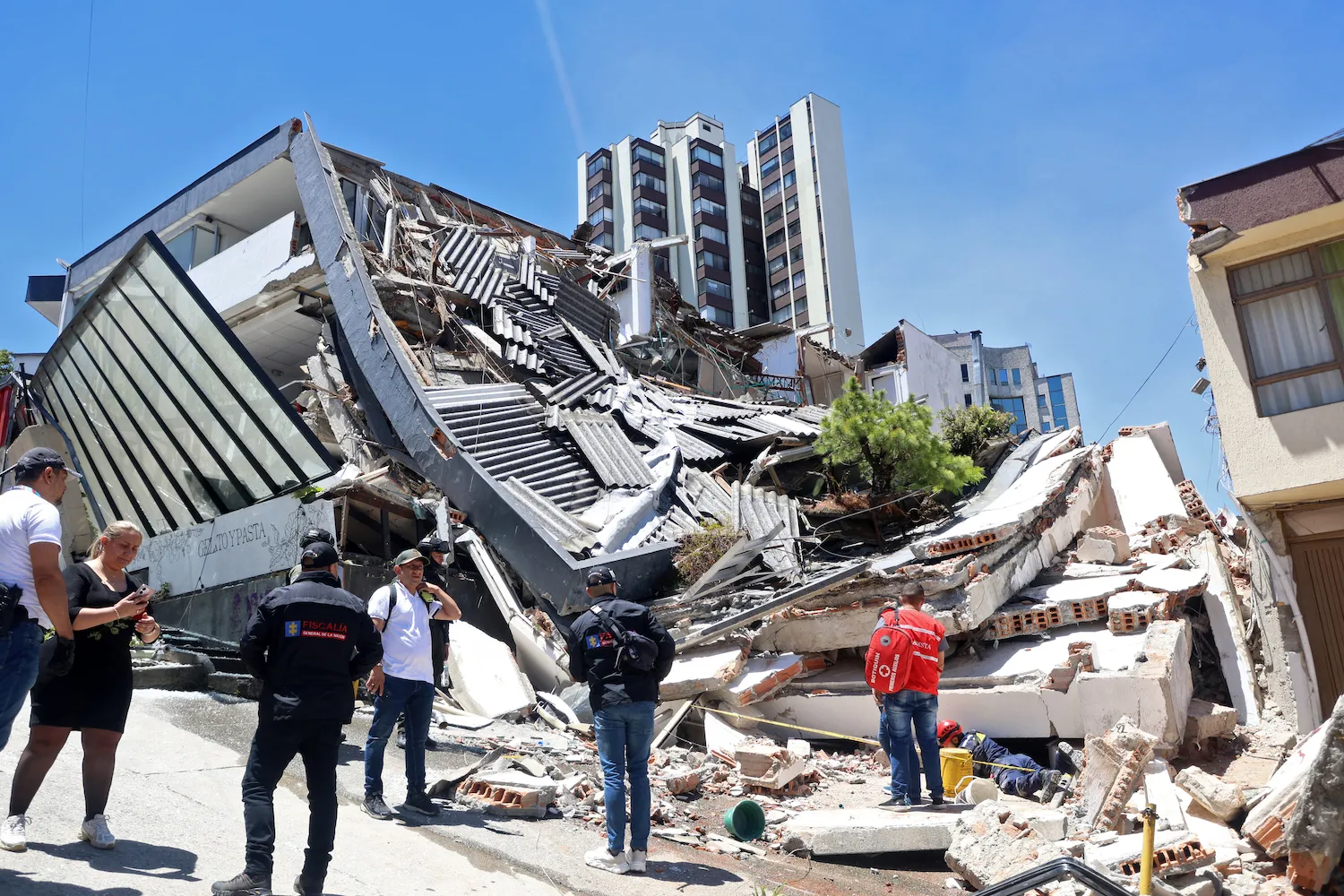 Kolombiya'da Sarsıntılı Hafta: Yeni Başkanın İlk Sınavı