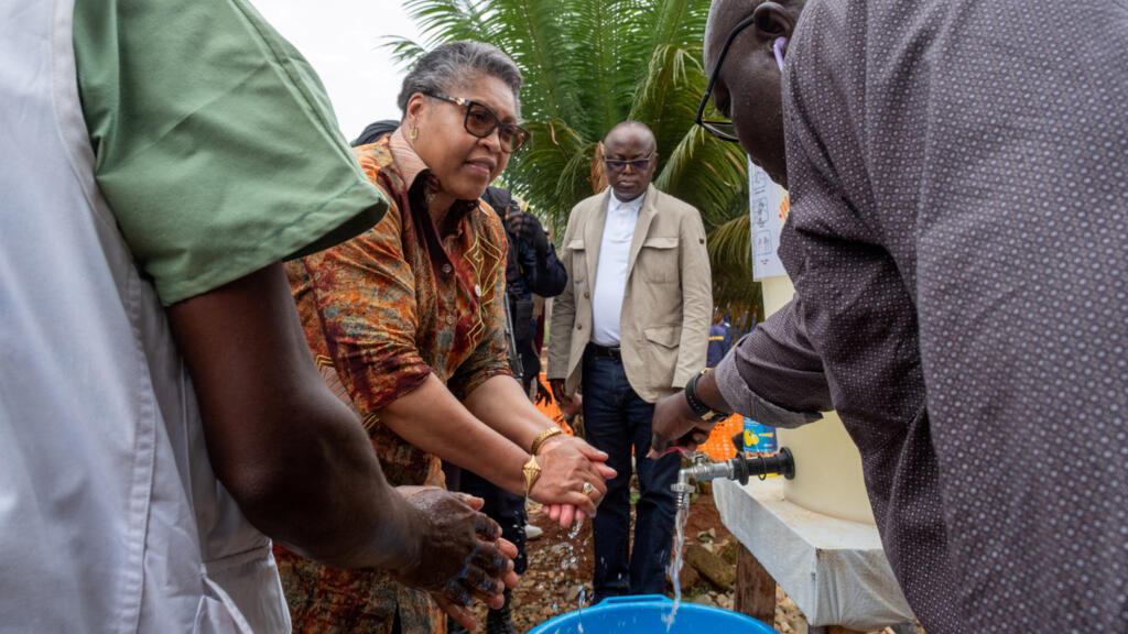 Kongo'da Ebola salgını 3 bin 200 vakayı aştı; Oxford aşı denemelerine başladı