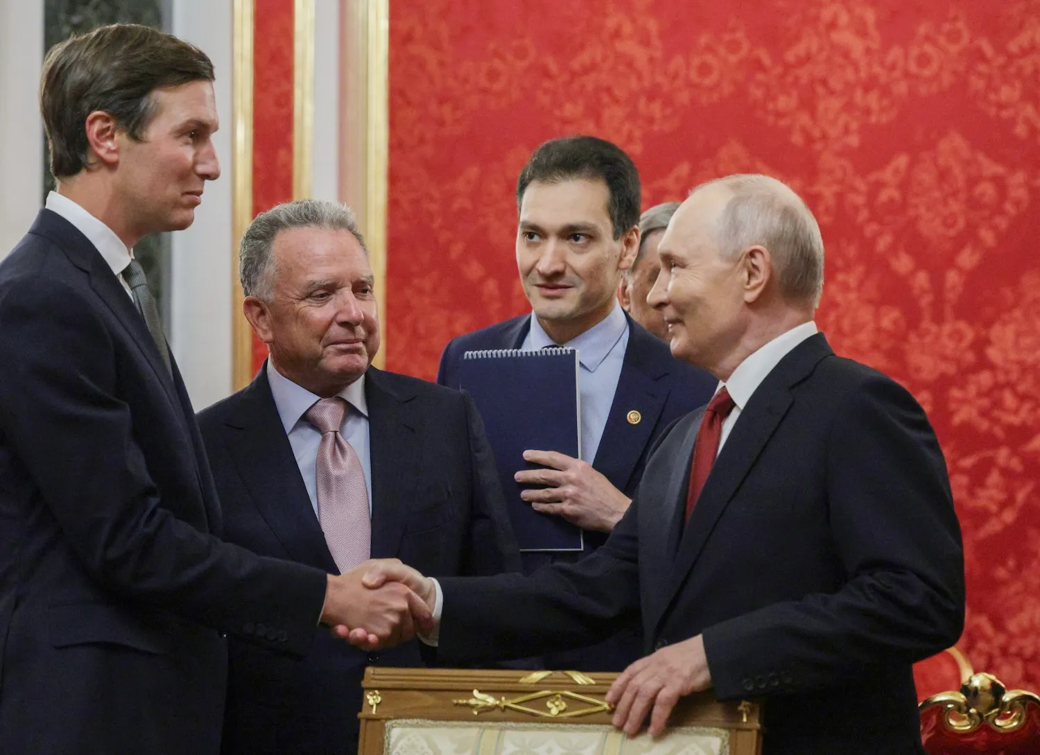 Kongre, Kushner'in Çıkar Çatışmalarına Son Vermeli