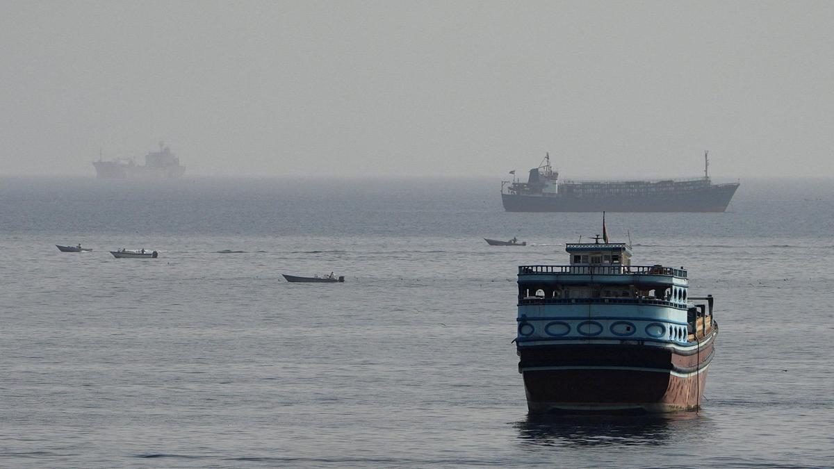 Körfez'de Deniz Trafiği Düşüşte: Husiler Suudi Tankerini Vurdu