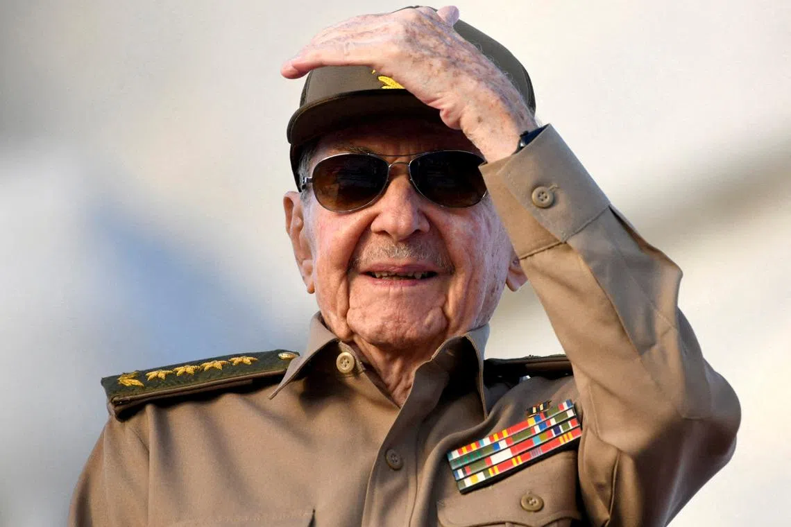 Küba'nın Eski Lideri Raul Castro, ABD'nin İddianamesine Rağmen Havana'da Görüldü