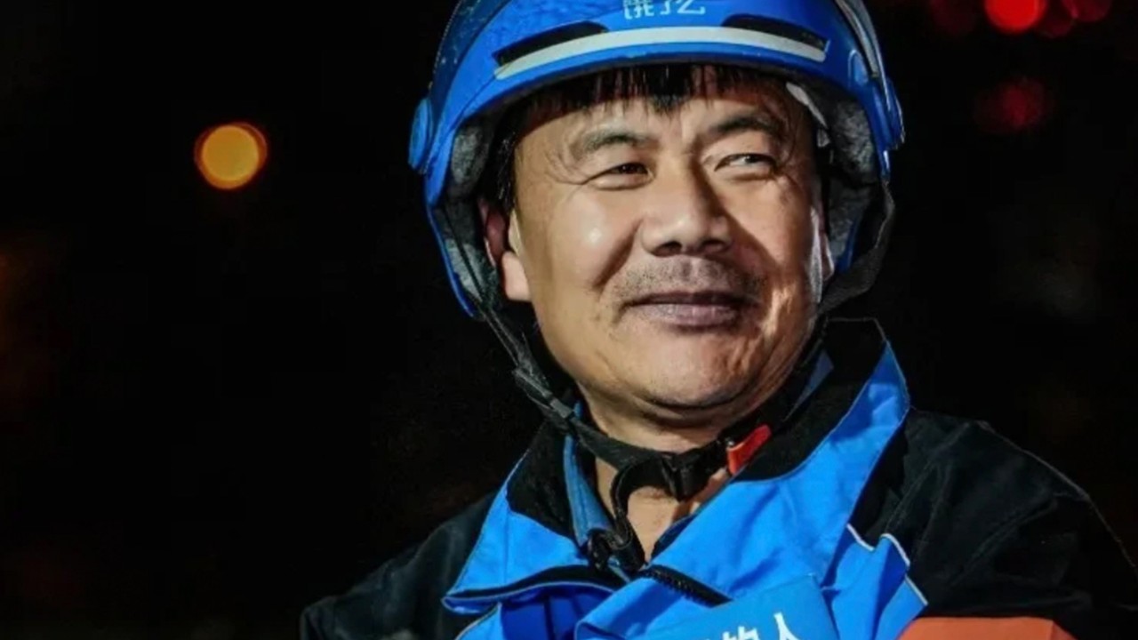 Kurye şair Wang Jibing, Çin'in prestijli Lu Xun Edebiyat Ödülü'nü kazandı