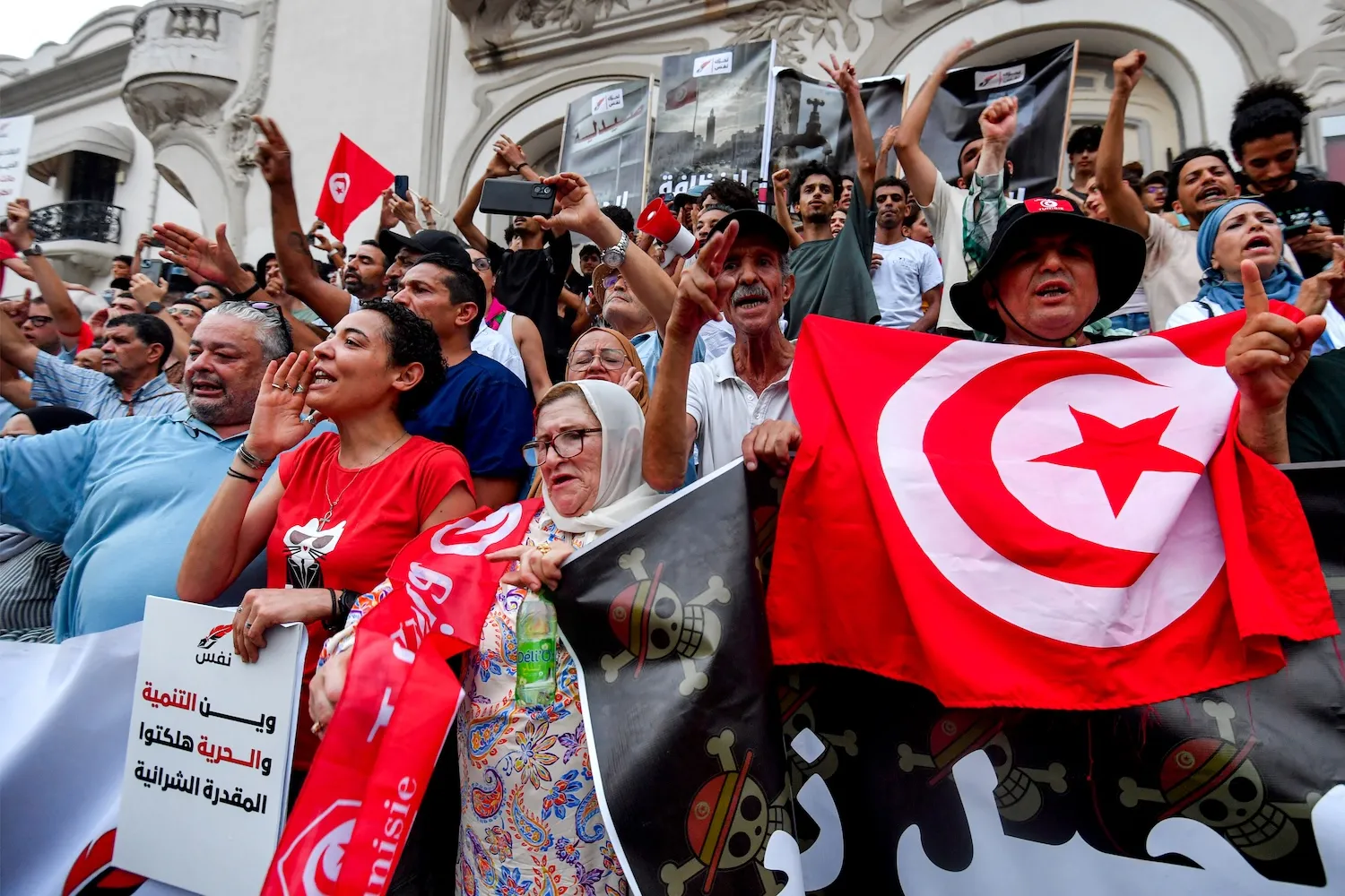 Kuzey Afrika'da Hükümet Karşıtı Gösteriler Yeniden Alevlendi