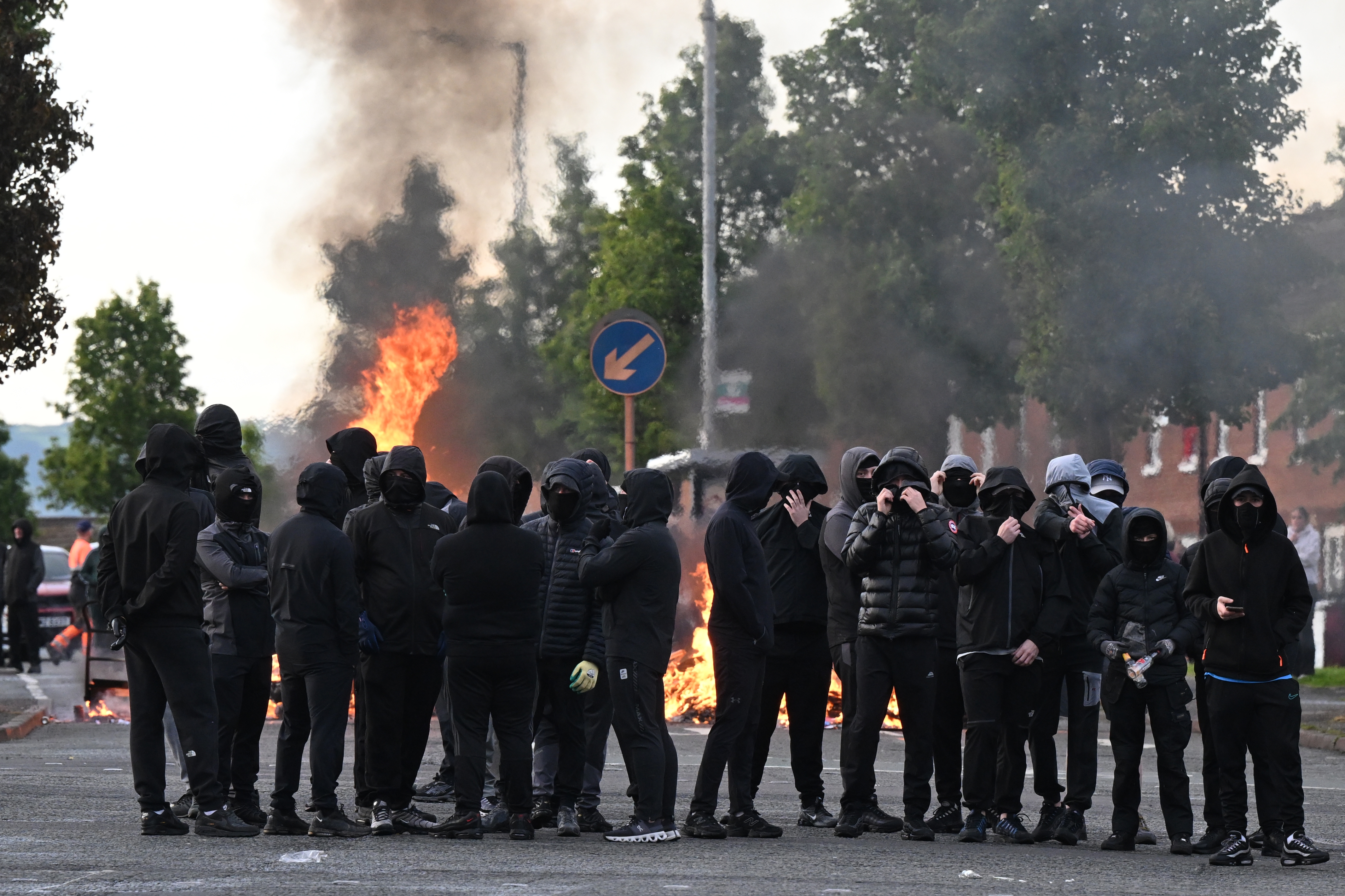 Kuzey İrlanda’daki isyanlarda neo-Nazi gençlik gruplarının parmağı var mı