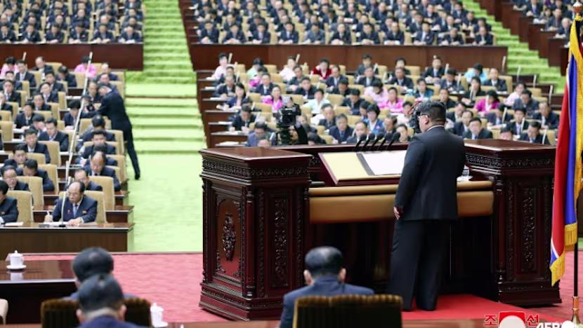 Kuzey Kore'de yolsuzluk skandalı: Üst düzey askeri yetkili partiden ihraç edildi