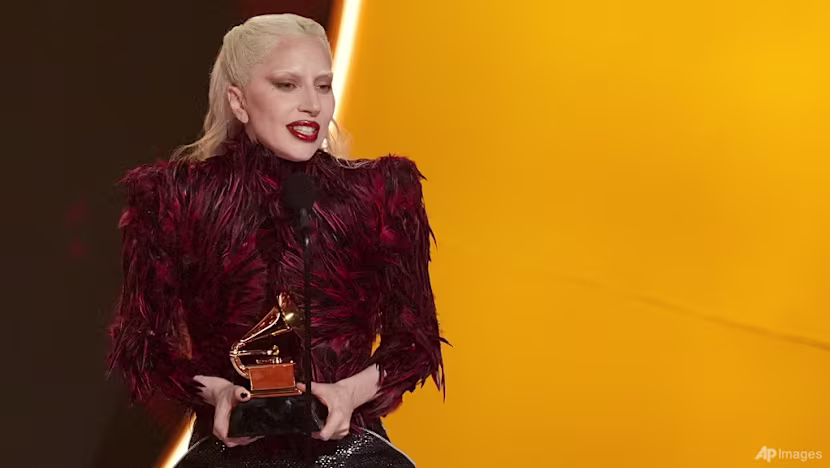 Lady Gaga ilk bebeğini dünyaya getirdi