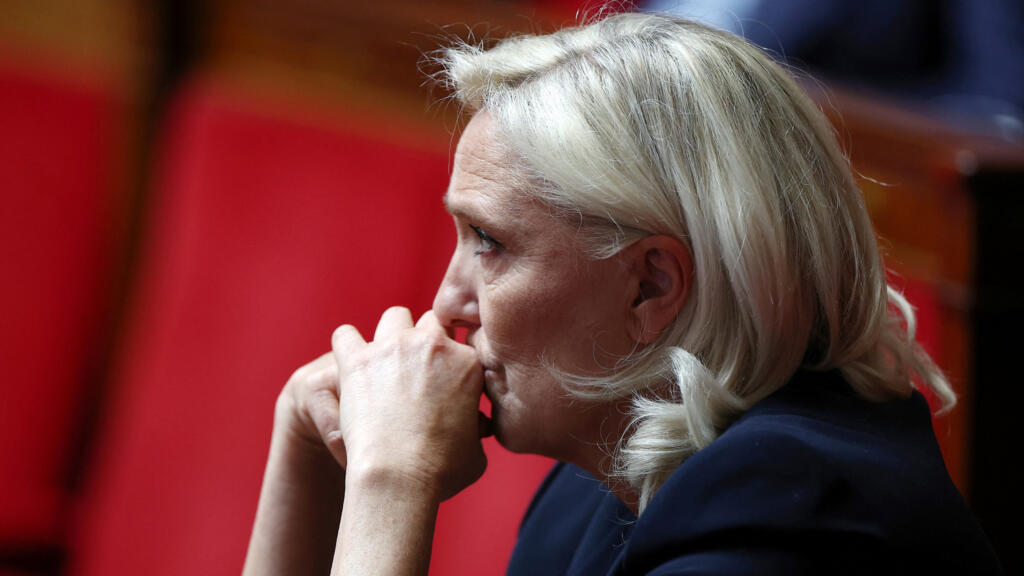 Le Pen'in Cumhurbaşkanlığı Yolu: Elektronik Kelepçe Şartı