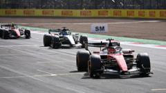 Leclerc, İngiltere GP'yi kazandı; Hamilton ve Russell podyumda