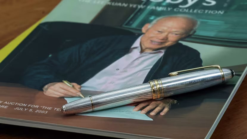 Lee Kuan Yew'ın Montblanc dolma kalemi yeniden açık artırmada
