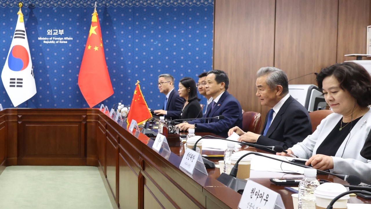 Lee, Wang ile Görüşmesinde Çin İlişkilerini Geliştirme Vurgusu Yaptı