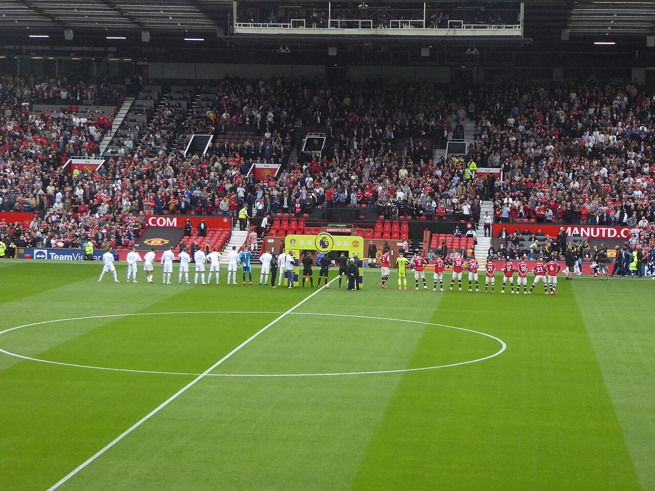 Leeds United - Manchester United: Premier Lig derbisi öncesi kriz ve form