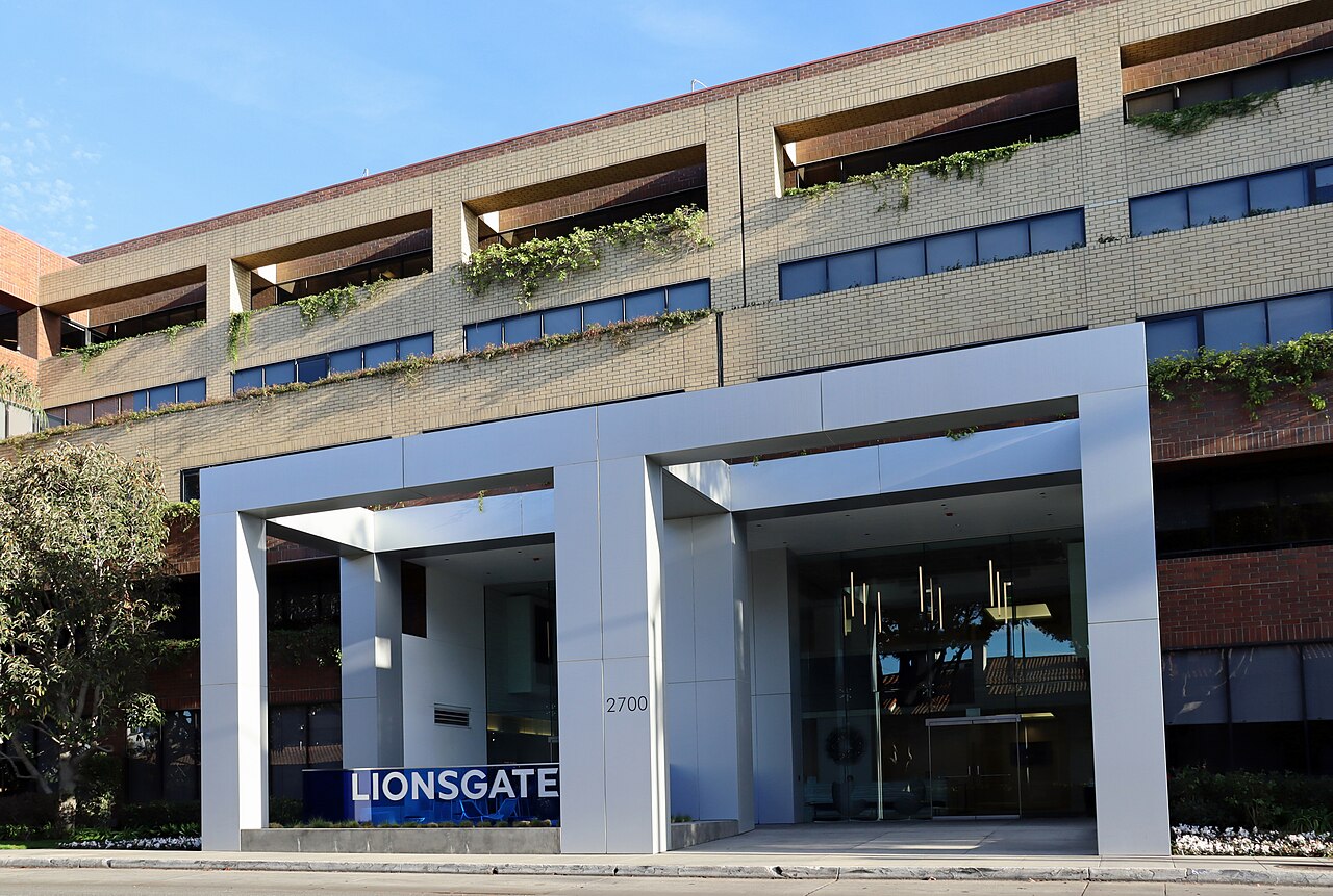 Legendary Entertainment, Lionsgate Studios'a Göz Dikti