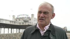 Lib Dem lideri Davey: Farage'a karşı tek kale biziz