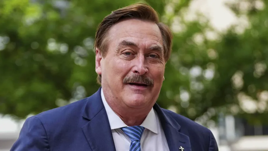 Lindell'in Valilik Kampanyasında Emekli Deniz İstihbarat Subayı