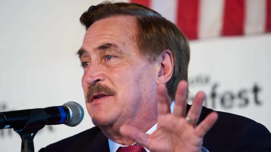 Lindell, Minnesota Valilik Ön Seçimini 11 Puanla Kaybettikten Sonra Kendi Finanse Ettiği Sayımı Talep Etti
