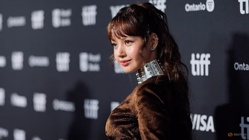 Lisa, yeni EP'si Press Play'i 'film gibi' olarak nitelendirdi