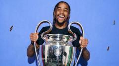 Liverpool, Barcola için 100 milyon sterlin harcamaya hazır
