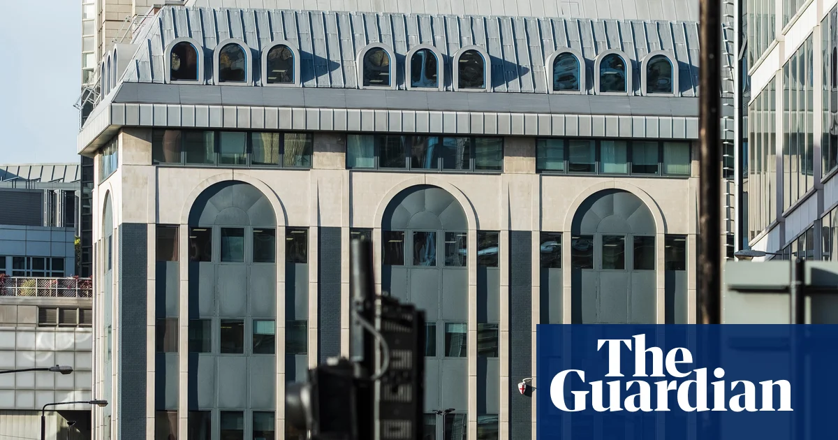 Londra'daki boş ofis ve 1 milyar sterlinlik vergi açığı