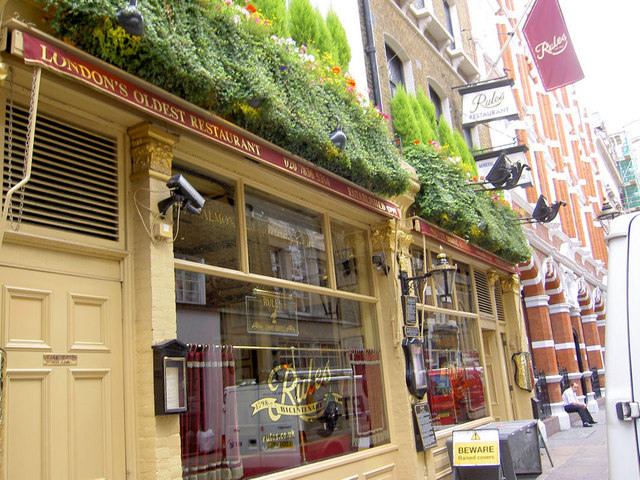 Londra'nın en eski restoranı Rules'ın binası National Trust'a devredildi