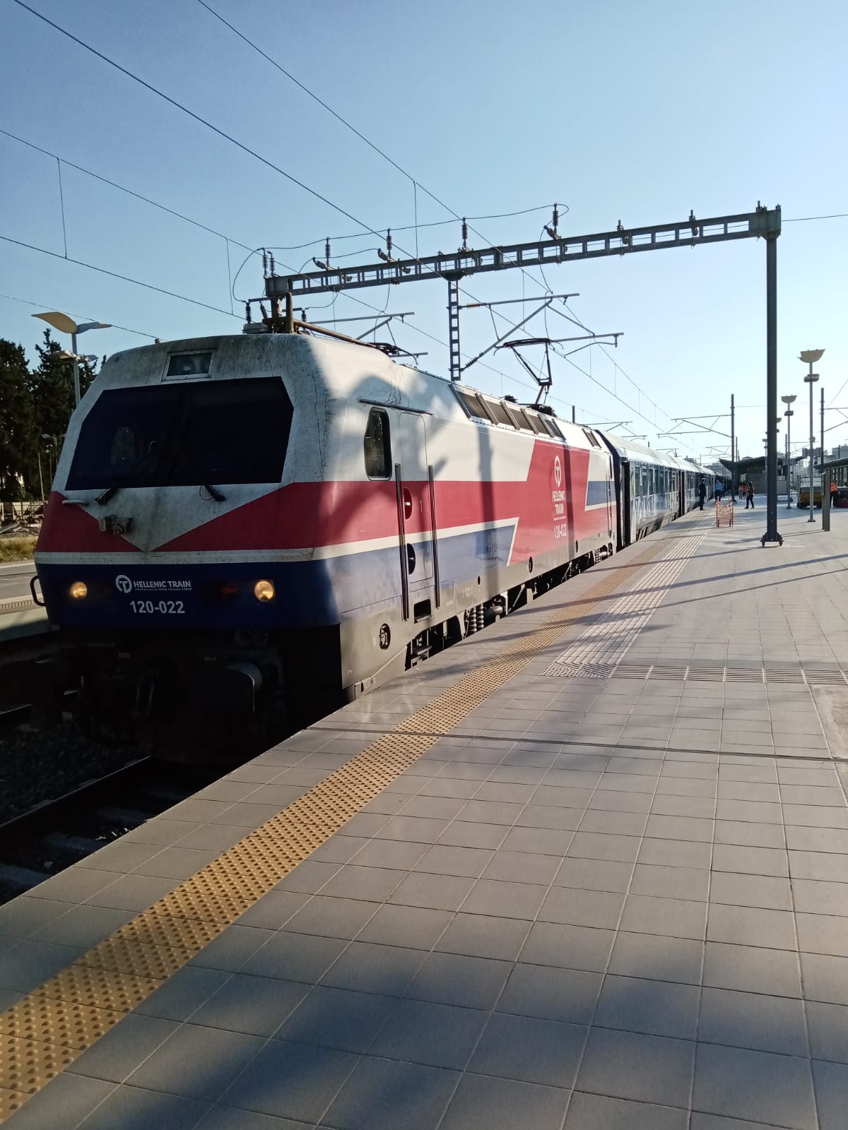 Londra'nın kuzeyinde iki tren çarpıştı: Çok sayıda yaralı var
