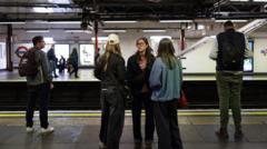 Londra Metrosu Grevi Yolculara Zor Gün Yaşatıyor