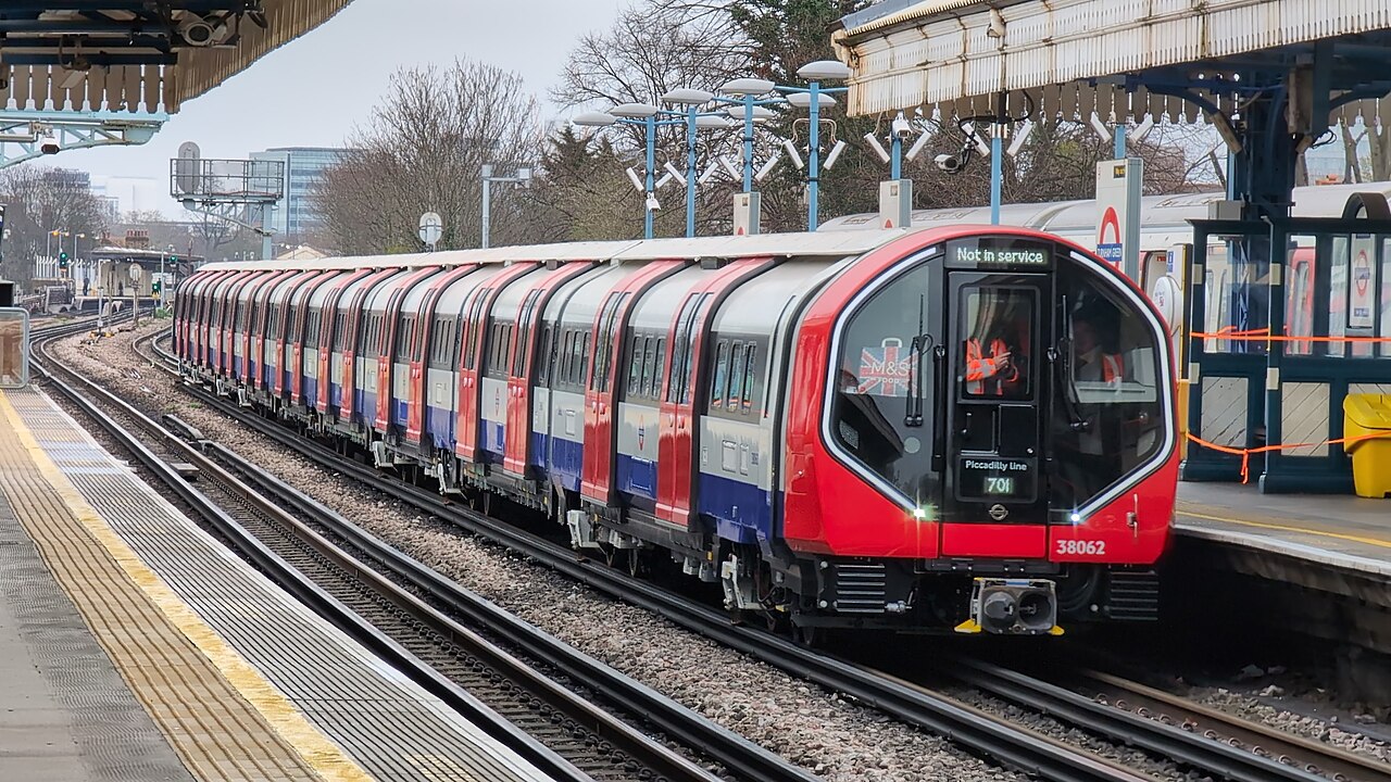 Londra Metrosu'nda 10 Yıldır Klimalı Tren Yok