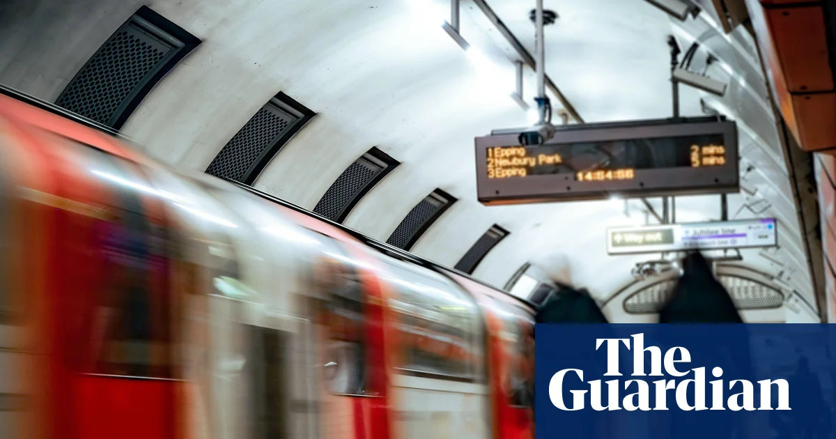 Londra metrosunun kalbine sızan bilgisayar korsanlarına hapis cezası