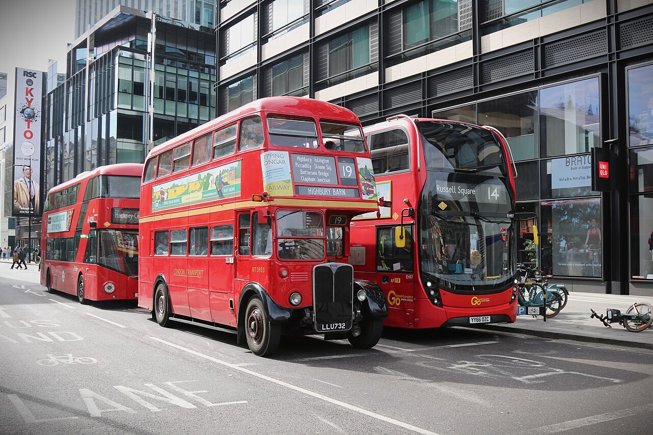 Londra Otobüs Şoförleri Sıcak Havada İş Bıraktı