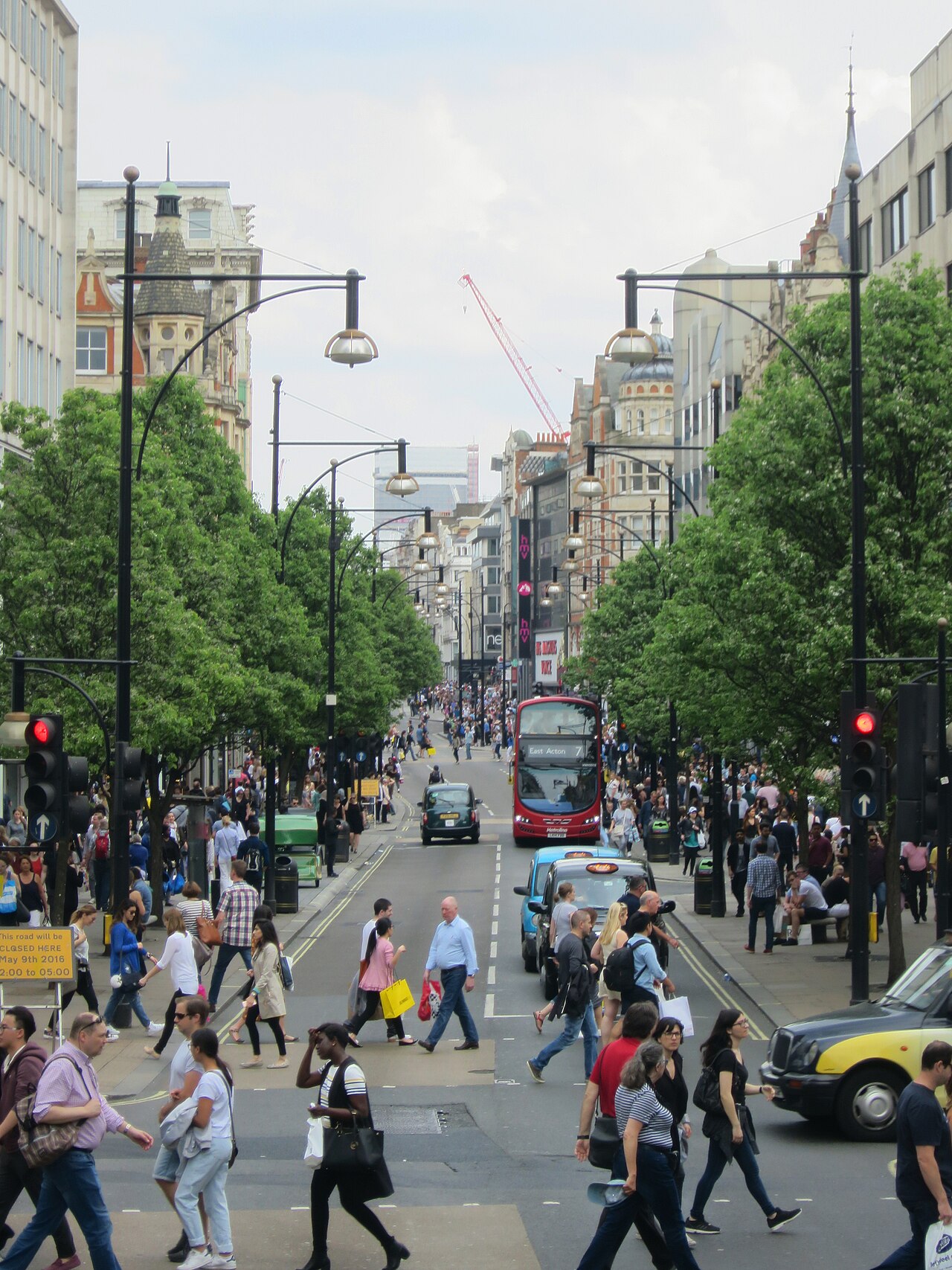 Londra'nın Oxford Caddesi 26 Ekim'de Yaya Trafiğine Açılıyor