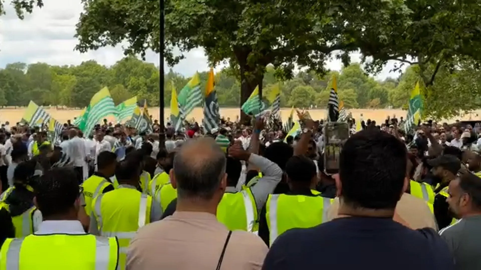 Londra'da Azad Keşmir için dayanışma yürüyüşü