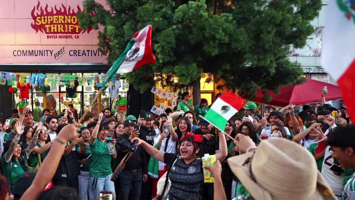 Los Angeles'ta Meksika taraftarları Dünya Kupası maçlarına damga vuruyor