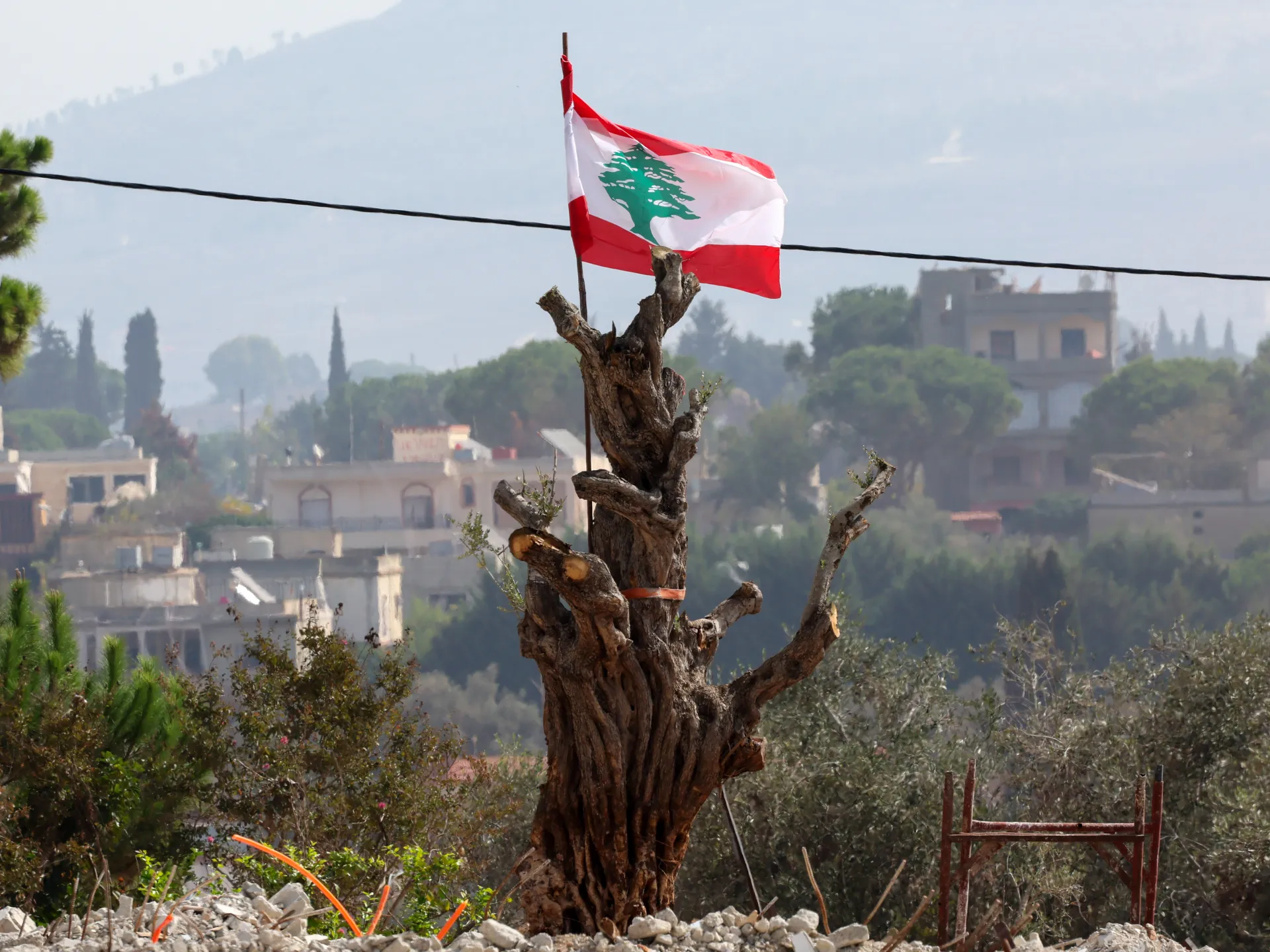 Lübnan'da Hizbullah'ın El Konulan Patlayıcıları Tartışma Yarattı