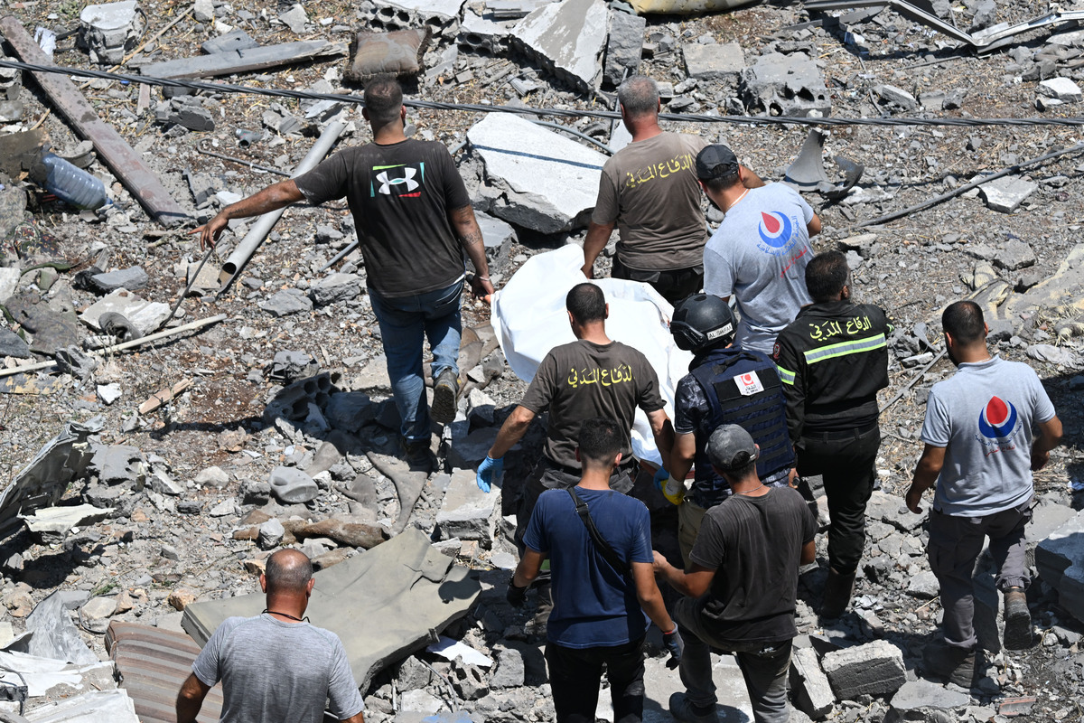 Lübnan: İsrail saldırılarında ölü sayısı 4 bin 300'ü aştı