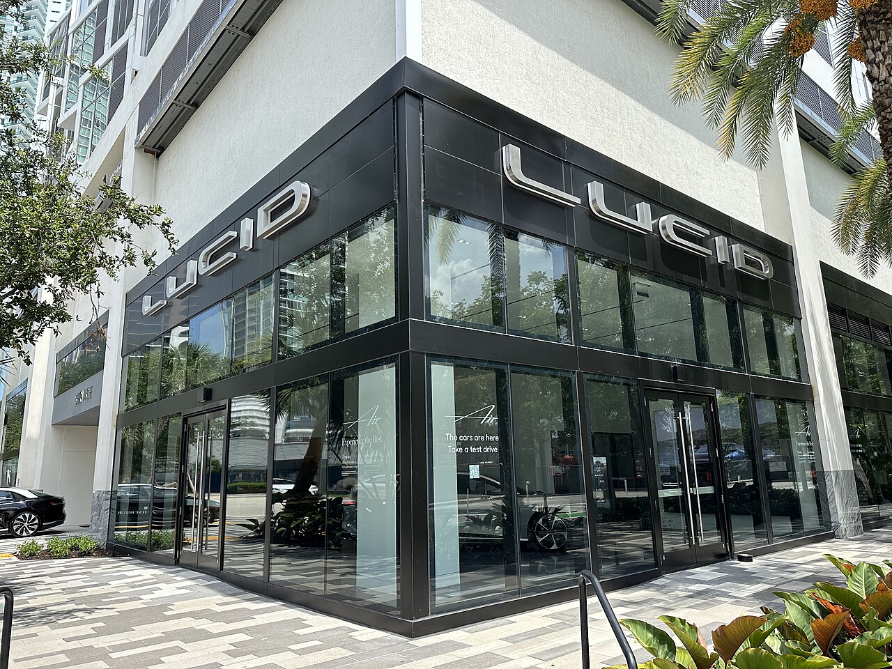 Lucid iflas söylentisini yalanladı ama hisse rekor düşüşte