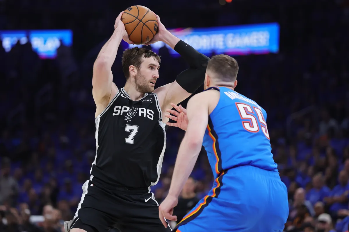 Luke Kornet'ten LeBron James'e Komik Satış Konuşması