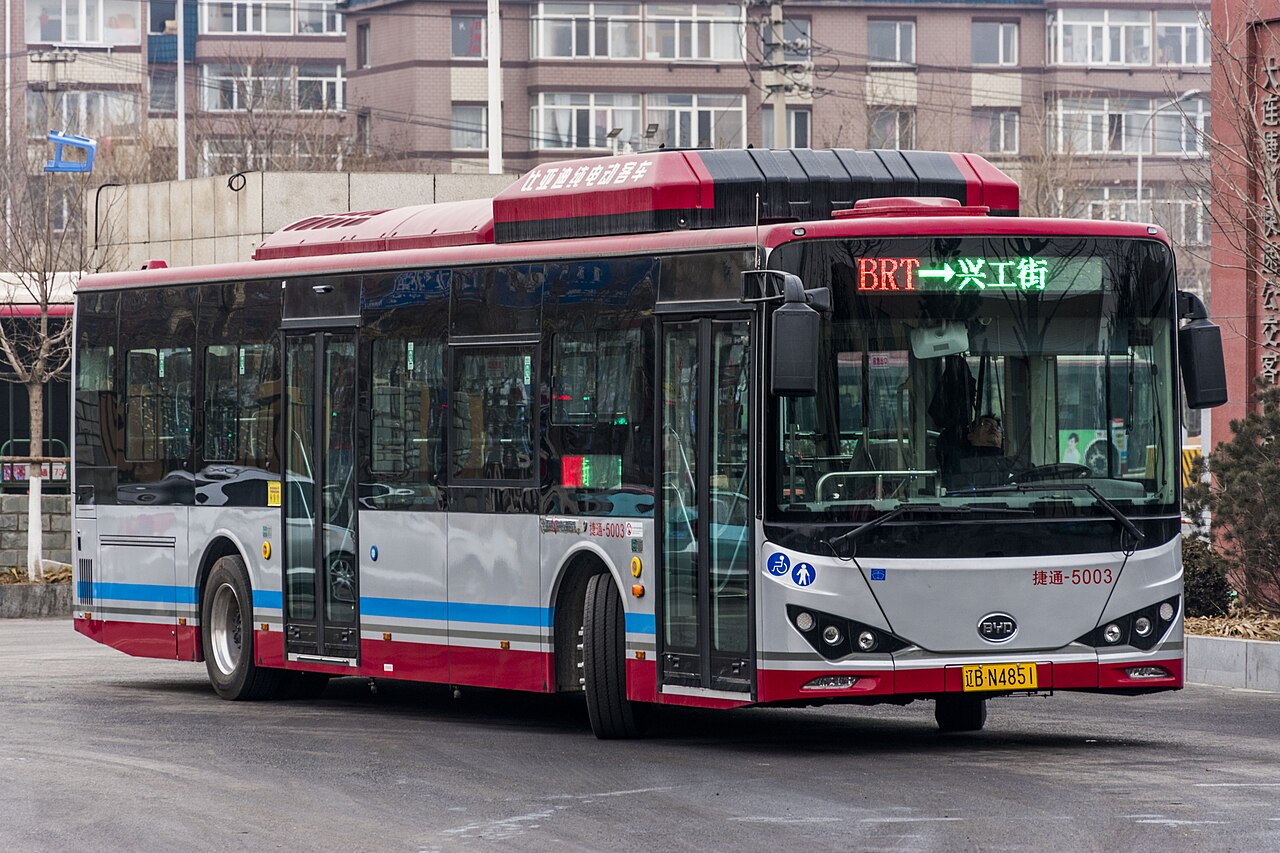 Macaristan eski bakanı BYD'ye katıldı: Avrupa'da otomotivde siyasetçi akını