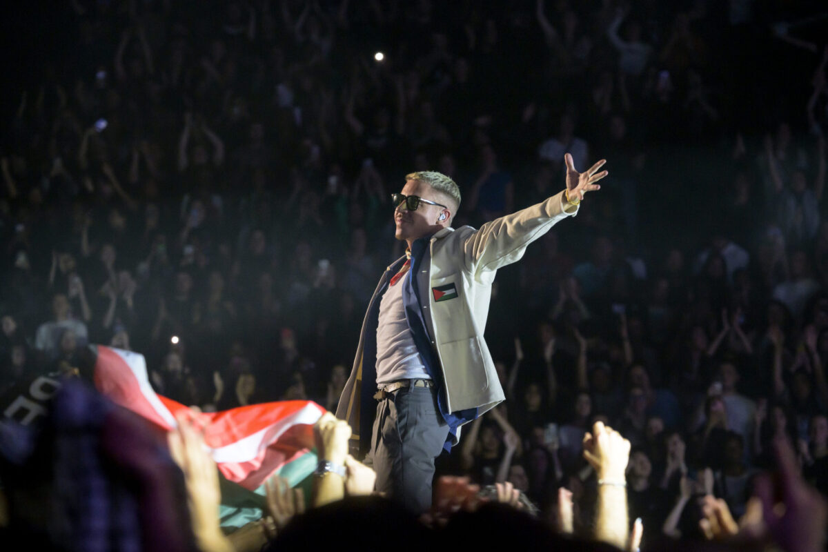 Macklemore, Ed Sheeran Konserlerinde Filistin'e Destek Verdi
