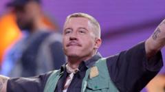 Macklemore, 'Özgür Filistin' konuşması sonrası Ed Sheeran turnesinden çıkarıldı