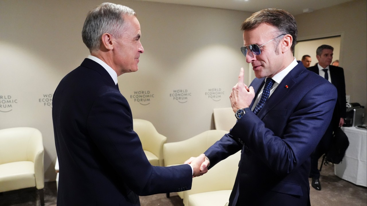 Macron Atlas'ta: ABD bayrağına karşı Kanada ittifakı