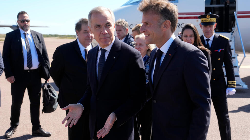 Macron, Kanada Başbakanı Carney'i Saint Pierre ve Miquelon'da ağırladı